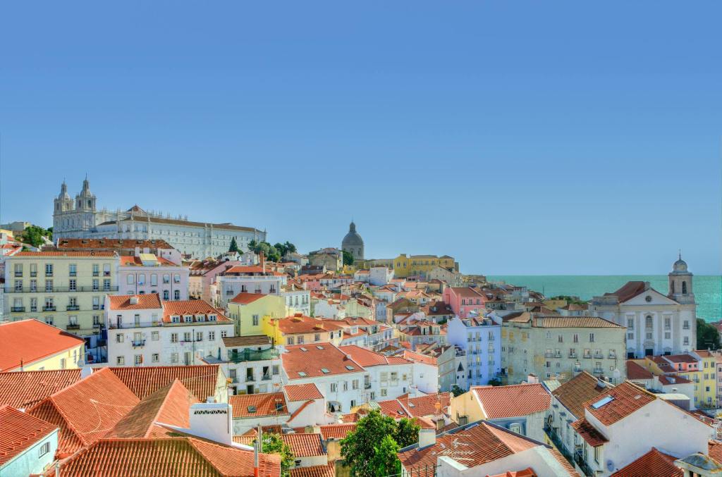 How I Used AI to Curate the Perfect Wardrobe and Workout Plan for My Summer Internship in&nbsp;Lisbon